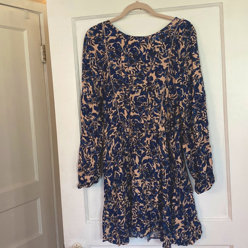 Hinge Nordstrom floral dress, long sleeve, blue peach, Size L Large boho flowy